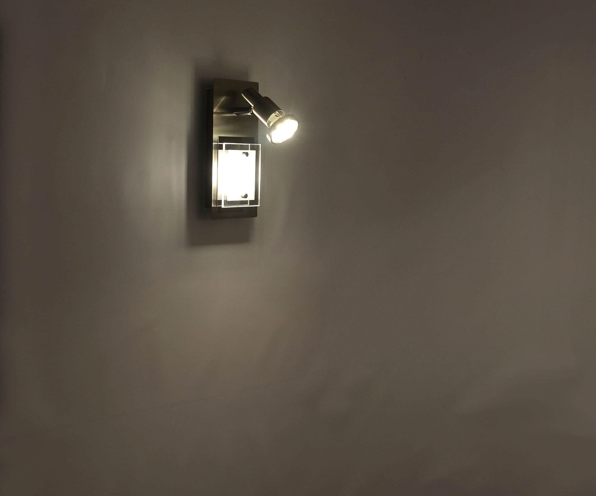LED Wand- und Deckenleuchte 2flg COMBINATA Metall-Glas matt-nickel – Stilvolle Beleuchtung für dein Zuhause LED Wand- und Deckenleuchte 2flg COMBINATA Metall-Glas matt-nickel – Stilvolle Beleuchtung für dein Zuhause