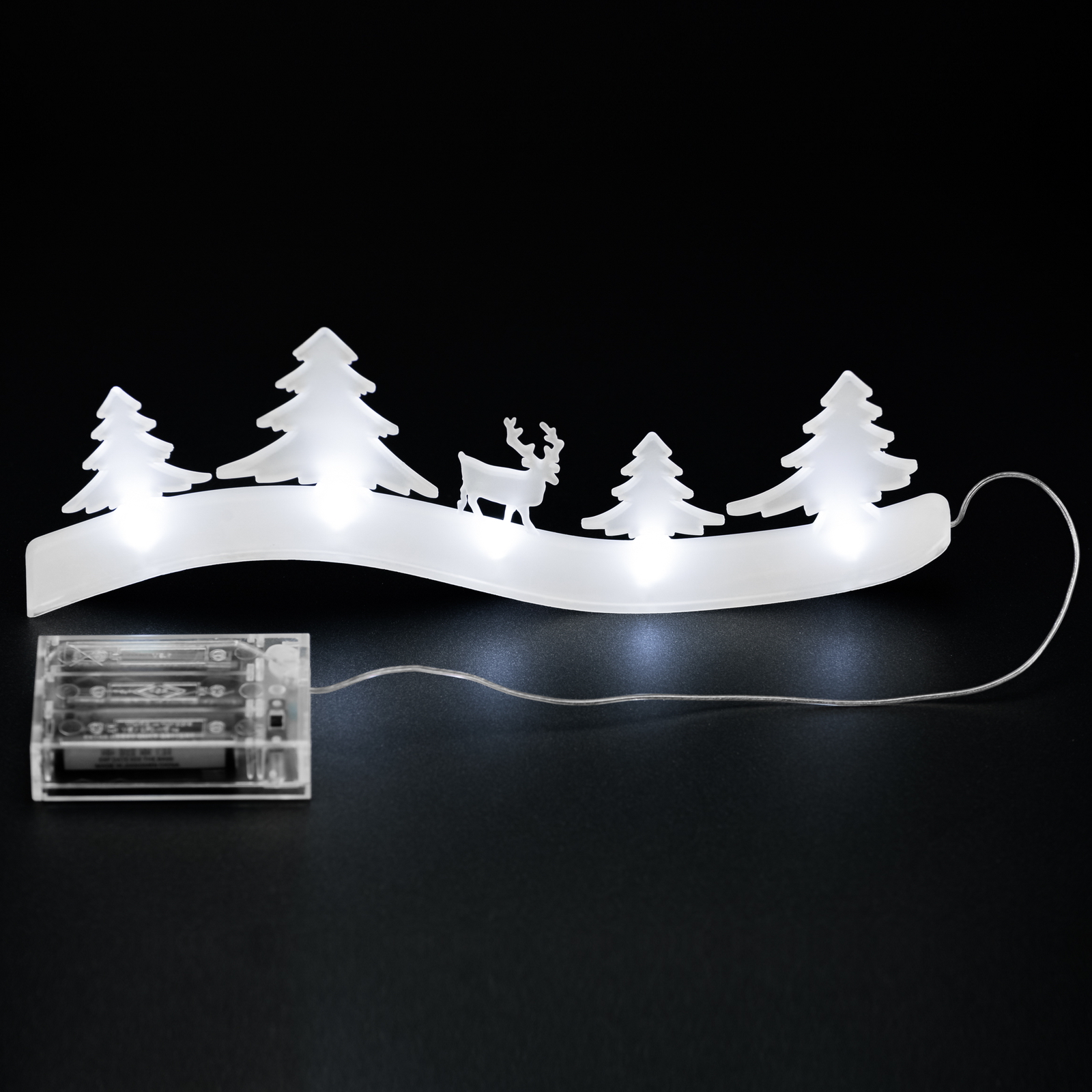 2015-10-10-Weihnachtsdeko_106 Dekorative Weihnachtsbeleuchtung 4 Tannenbäume mit Rentier, 5x0,02 W LED inkl. Batterie – Stilvolle Beleuchtung für dein Zuhause