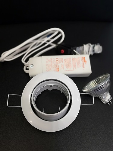 deckenspot-rahmen-strahler-weiss-12v-saasil Set 12V Halogen Einbauspot weiß inkl. Trafo – Stilvolle Beleuchtung für dein Zuhause