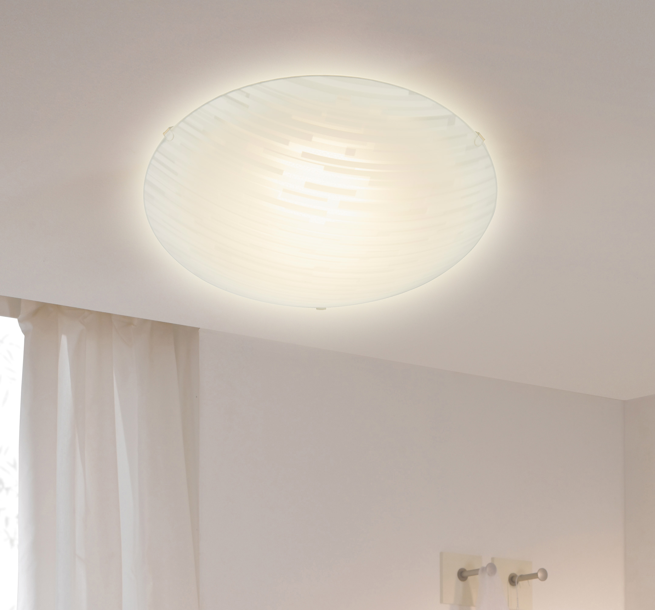 Runde LED Deckenleuchte NOVO Glas weiß mit Streifen 30cm – Stilvolle Beleuchtung für dein Zuhause Runde LED Deckenleuchte NOVO Glas weiß mit Streifen 30cm – Stilvolle Beleuchtung für dein Zuhause