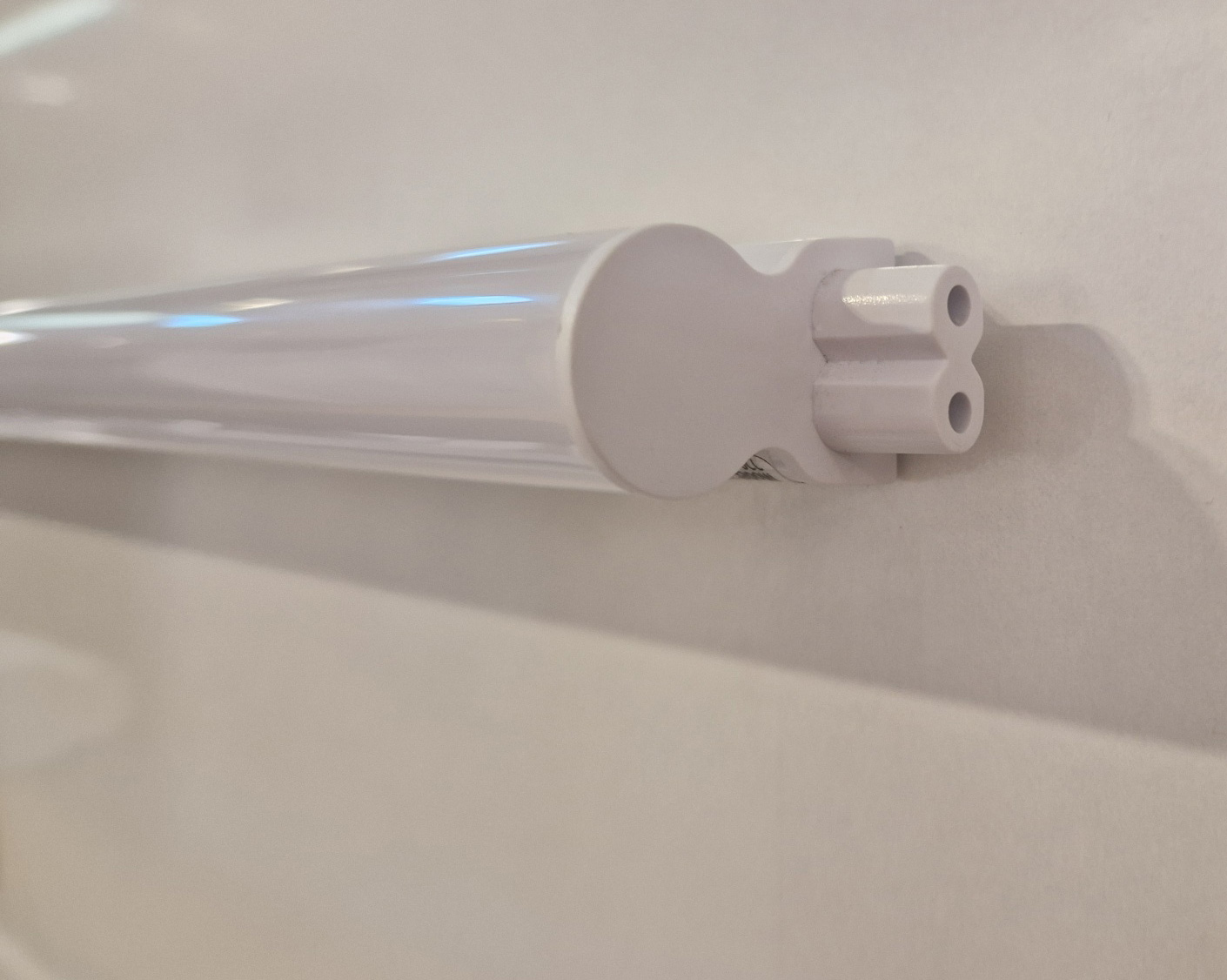 Vesio LED-Lichtleiste 120 cm 16W mit Schalter – Stilvolle Beleuchtung für dein Zuhause Vesio LED-Lichtleiste 120 cm 16W mit Schalter – Stilvolle Beleuchtung für dein Zuhause