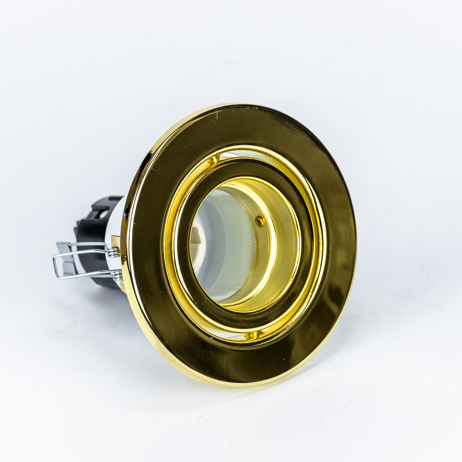 Venus-Downlight-XXL-schwenkbare-Einbaustrahler-in-Gold-mit-E27-Fassung-saasil-3 Venus schwenkbare Einbaustrahler in Gold mit E27 Fassung – Stilvolle Beleuchtung für dein Zuhause