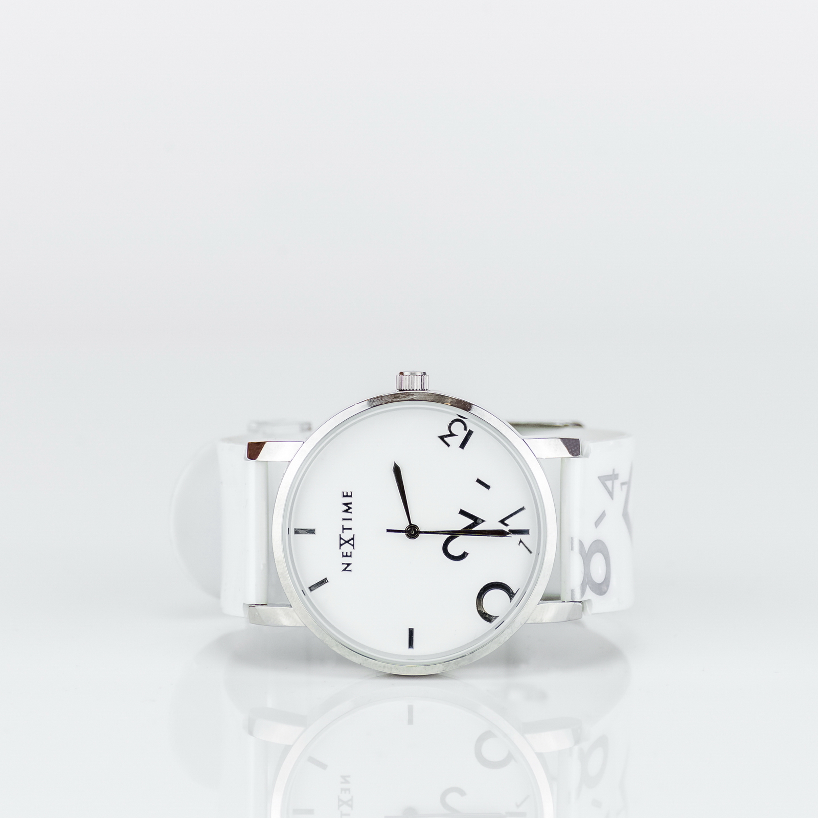 2016-03-31-Neue-Produkte_35 Armbanduhr weiß silber mit modernen Ziffernblatt