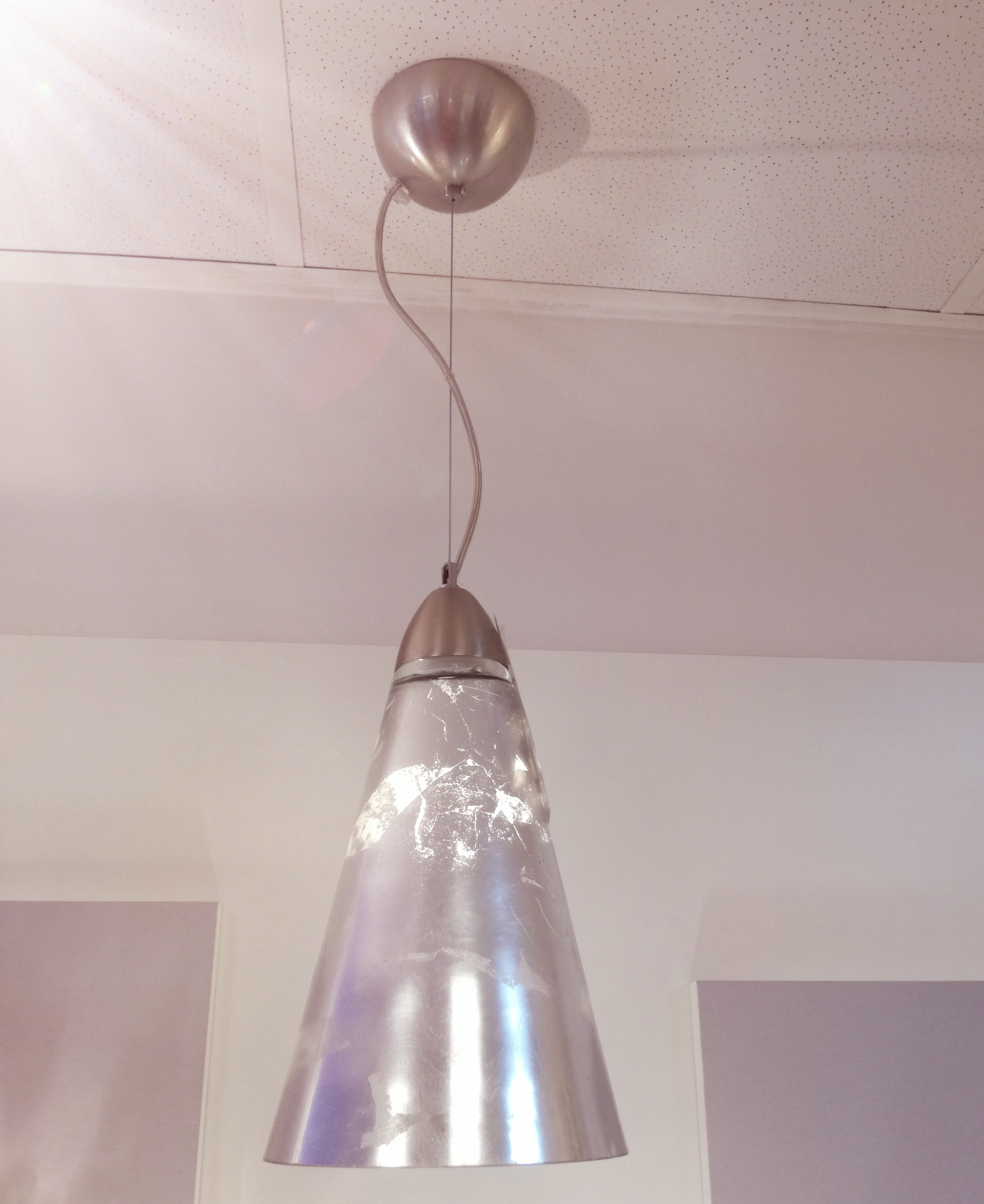 H-ngelampe-mit-Silberbl-tter-Glas-Cloche-saasil Hängelampe Cloche Glas Blattsilber – Stilvolle Beleuchtung für dein Zuhause