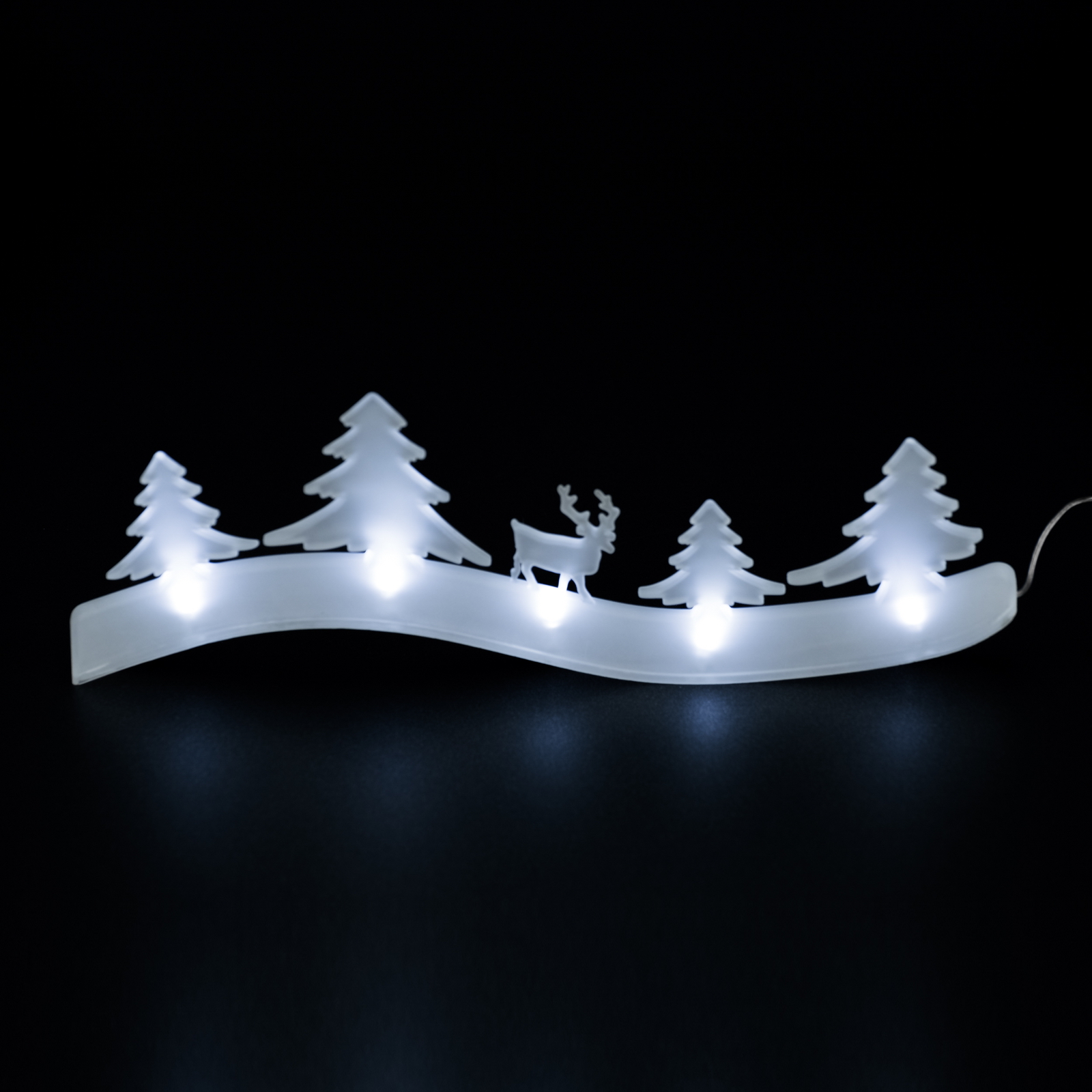 2015-10-10-Weihnachtsdeko_108 Dekorative Weihnachtsbeleuchtung 4 Tannenbäume mit Rentier, 5x0,02 W LED inkl. Batterie – Stilvolle Beleuchtung für dein Zuhause