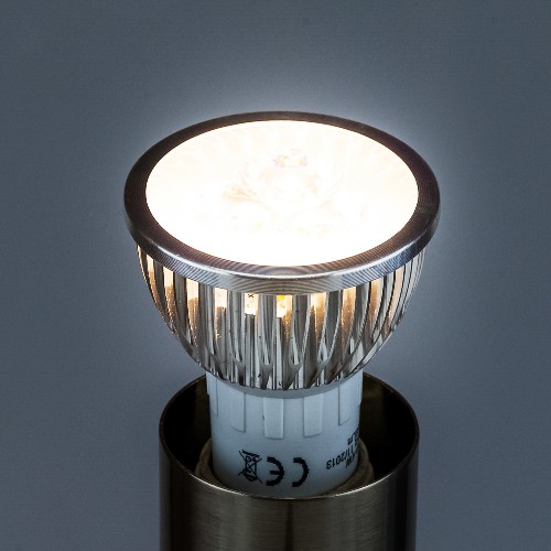 led-lampe-gu10-5w-led-reflektor-230v-warmweiss-2 LED GU10 5W LED-Reflektor 230V warmweiß LED-Lampe – Stilvolle Beleuchtung für dein Zuhause